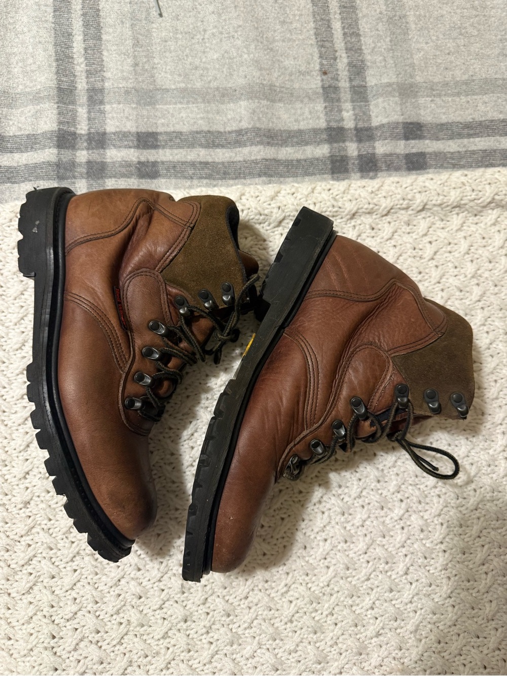 Red wing Women’s Brown Leather Ankle Boots Rugged Lace up Booties size 8 - Picture 3 of 8